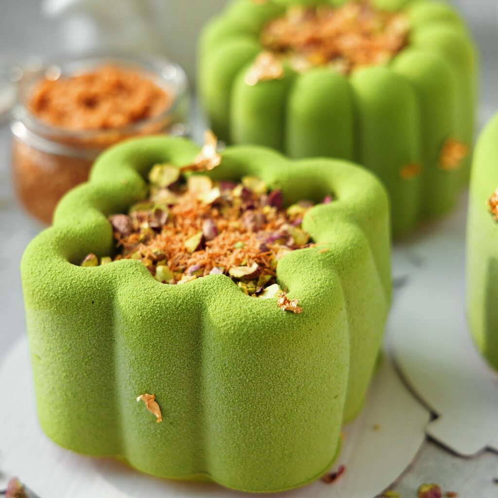 Konfect — обучение бенто-тортам и современным муссам